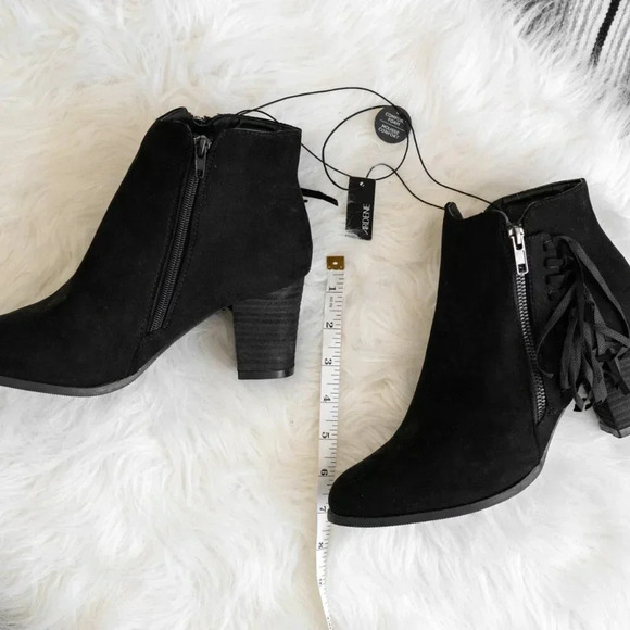 NWT! ARDENE BLACK FRINGE ANKLE BOOTS SZ 10 - Picture 10 of 10